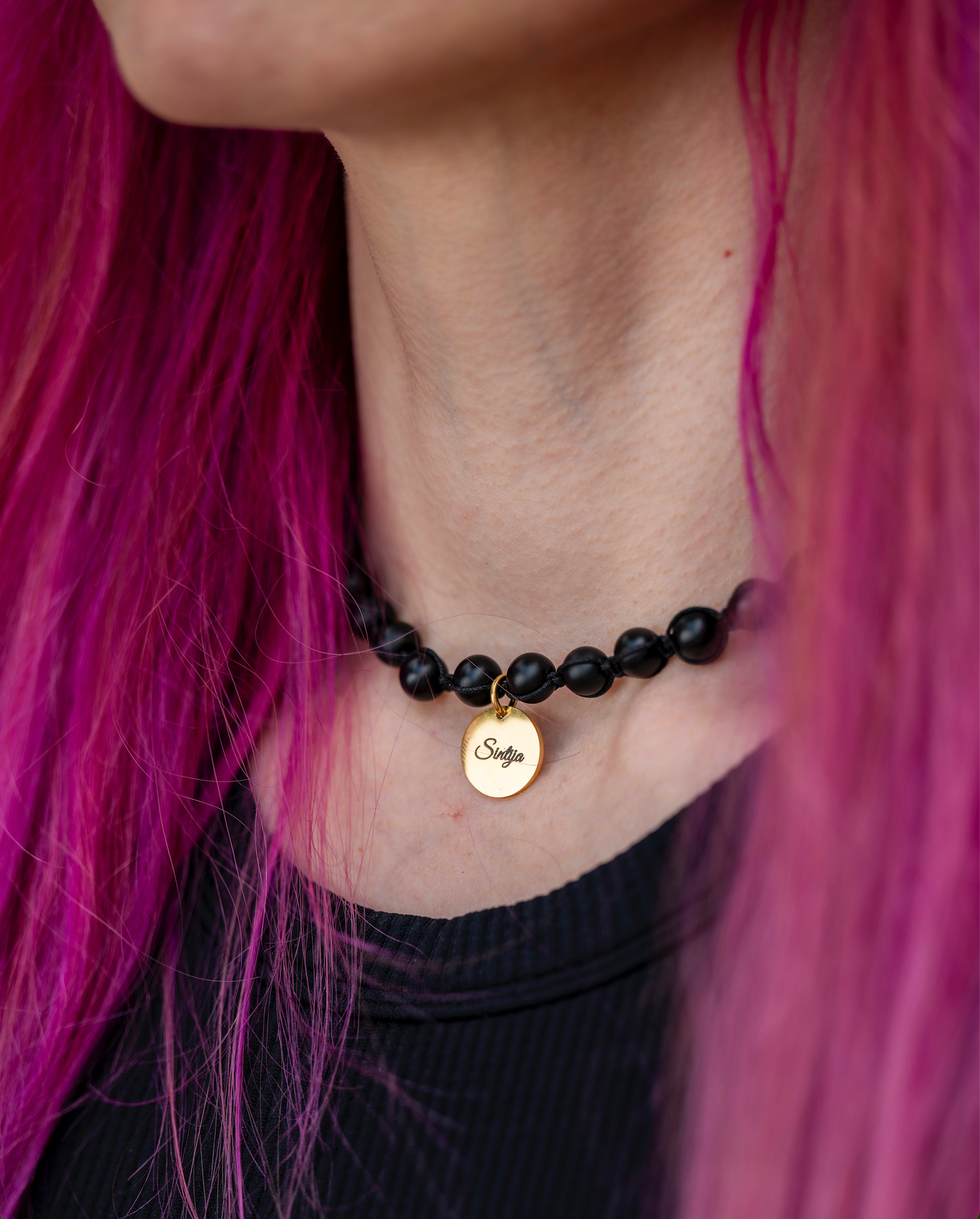 Čokeris ar gravējumu