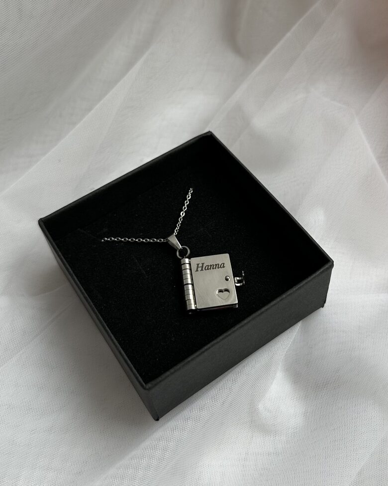 Kaklarota “Grāmatiņa”