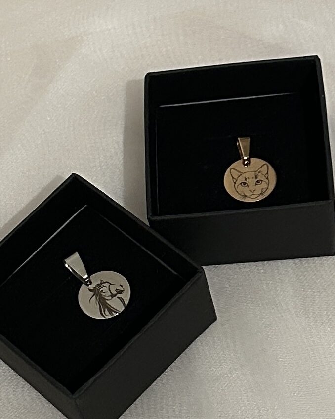 Kuloni ar gravējumu Image 2